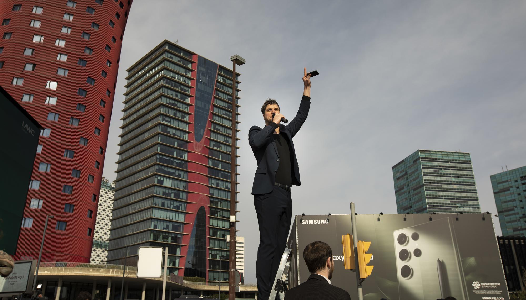 Performance de denuncia en el Mobile World Congress (Autoría: SETEM Catalunya y Dies d'Agost)